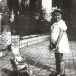 Albertine con la sua bambola, Algeri, 1943